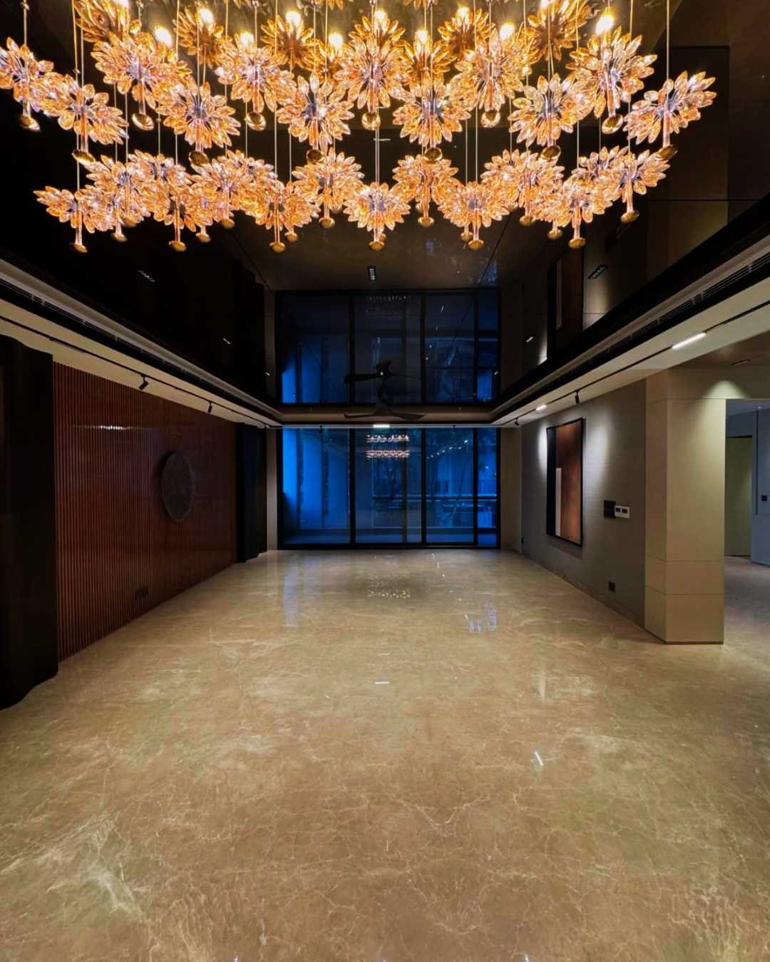 737 yards sushant lok 1 5bhk