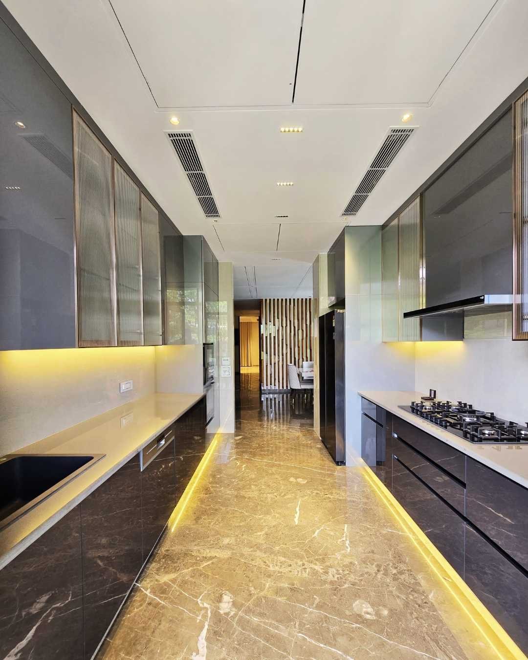 737 yards sushant lok 1 5bhk