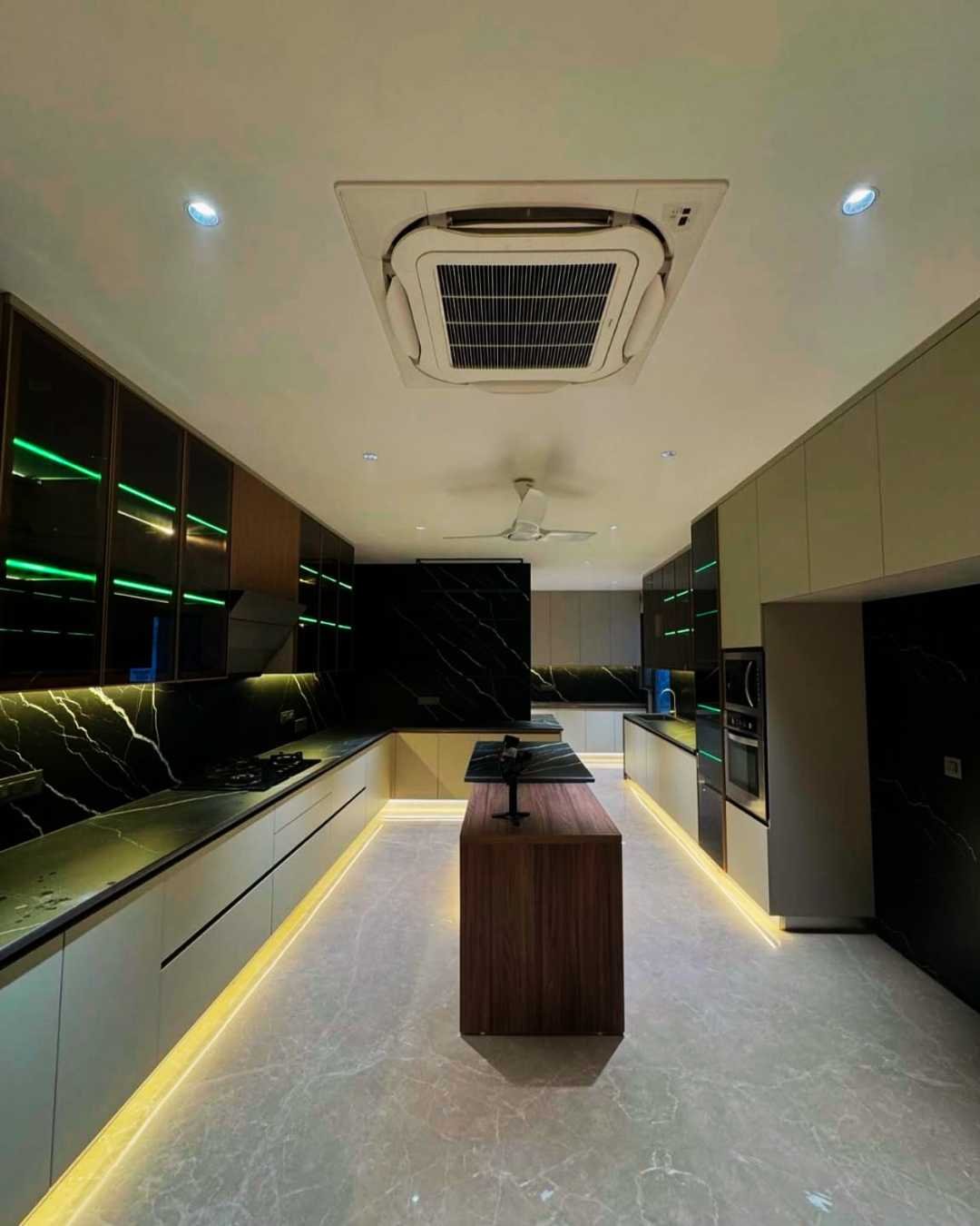 737 yards sushant lok 1 5bhk