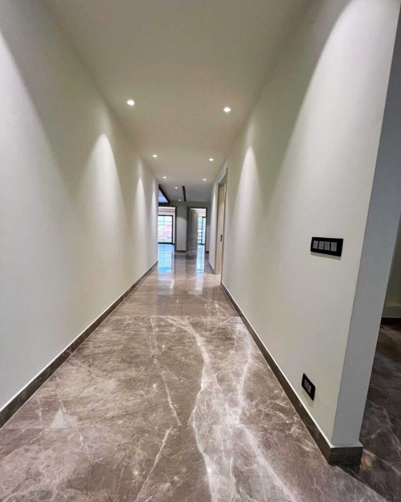 1022 sq yards dlf phase 2 5BHK