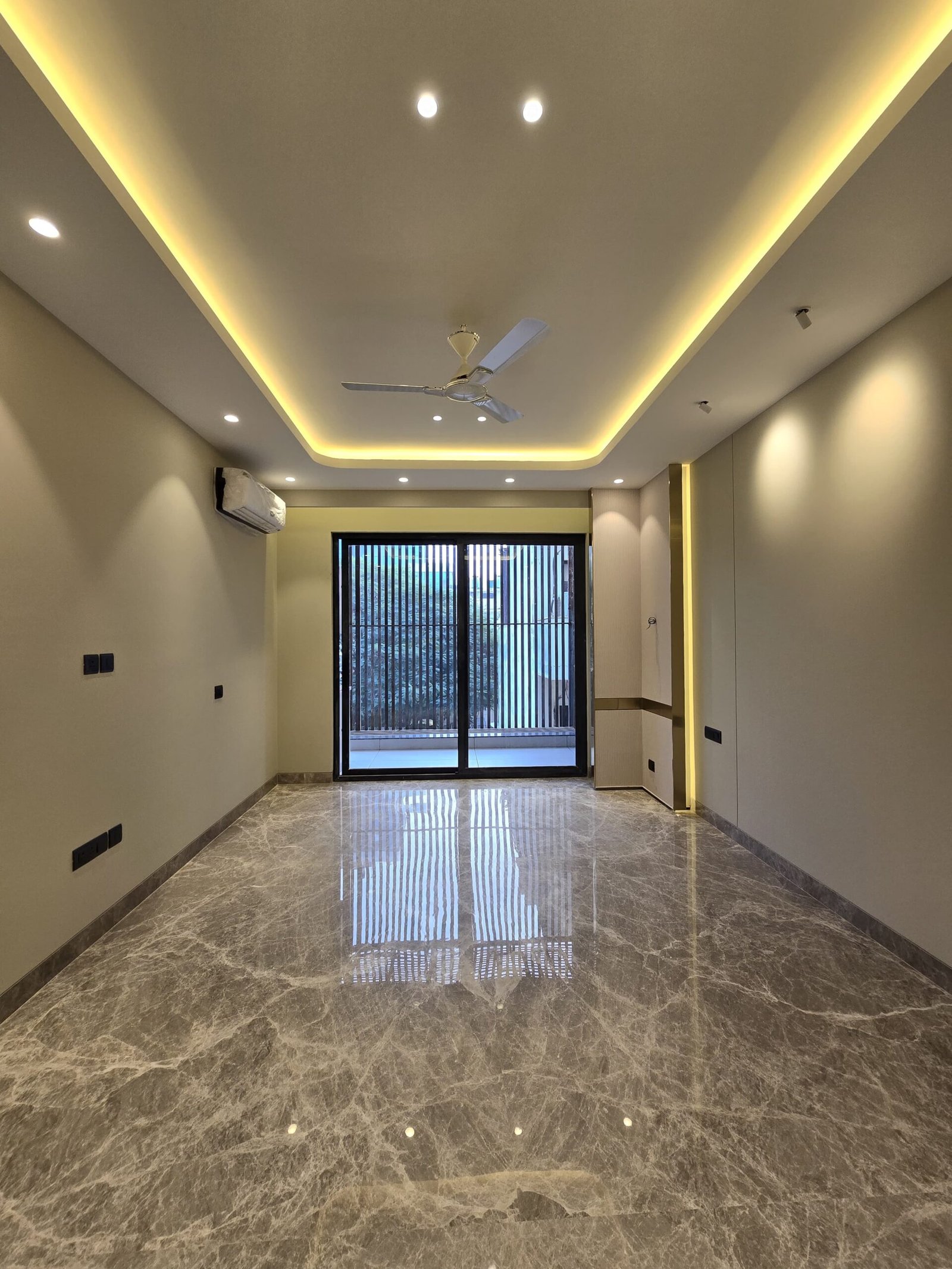300 Sqaure Yards 4 BHK builder floors in DLF Phase-1
