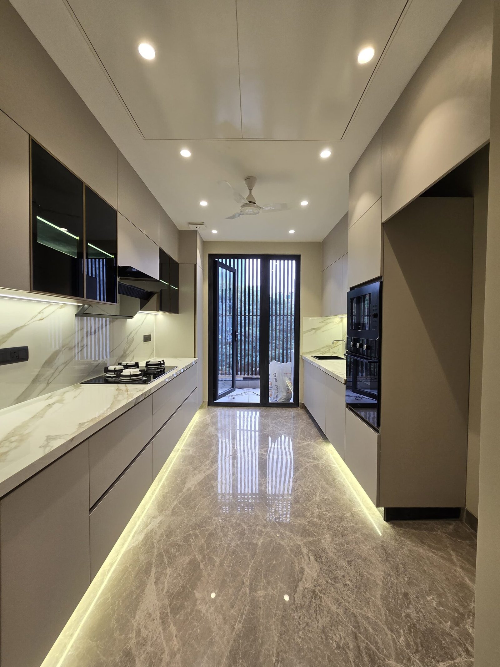 300 Sqaure Yards 4 BHK builder floors in DLF Phase-1