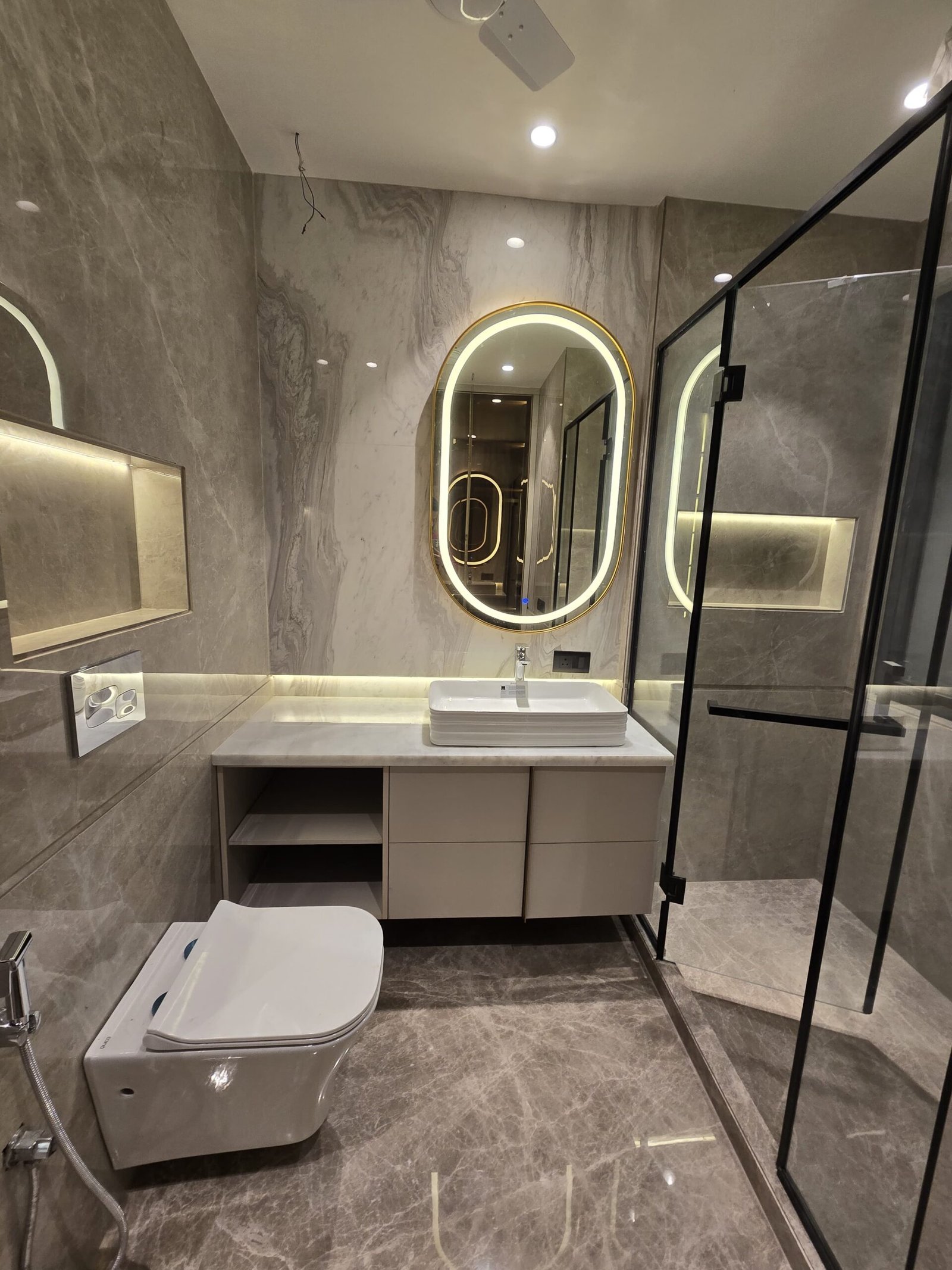 300 Sqaure Yards 4 BHK builder floors in DLF Phase-1