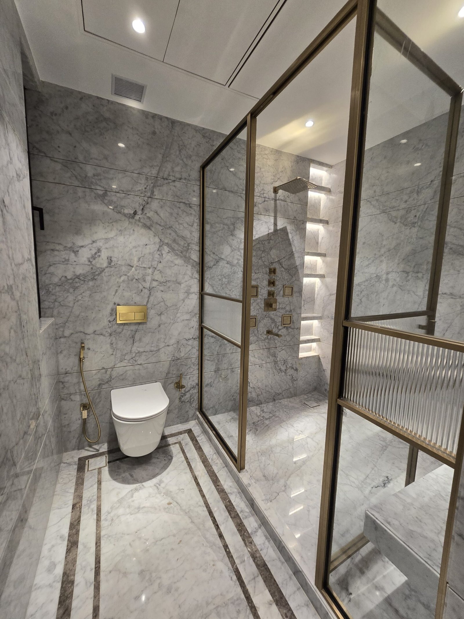 5 BHK builder floors in DLF Phase-1