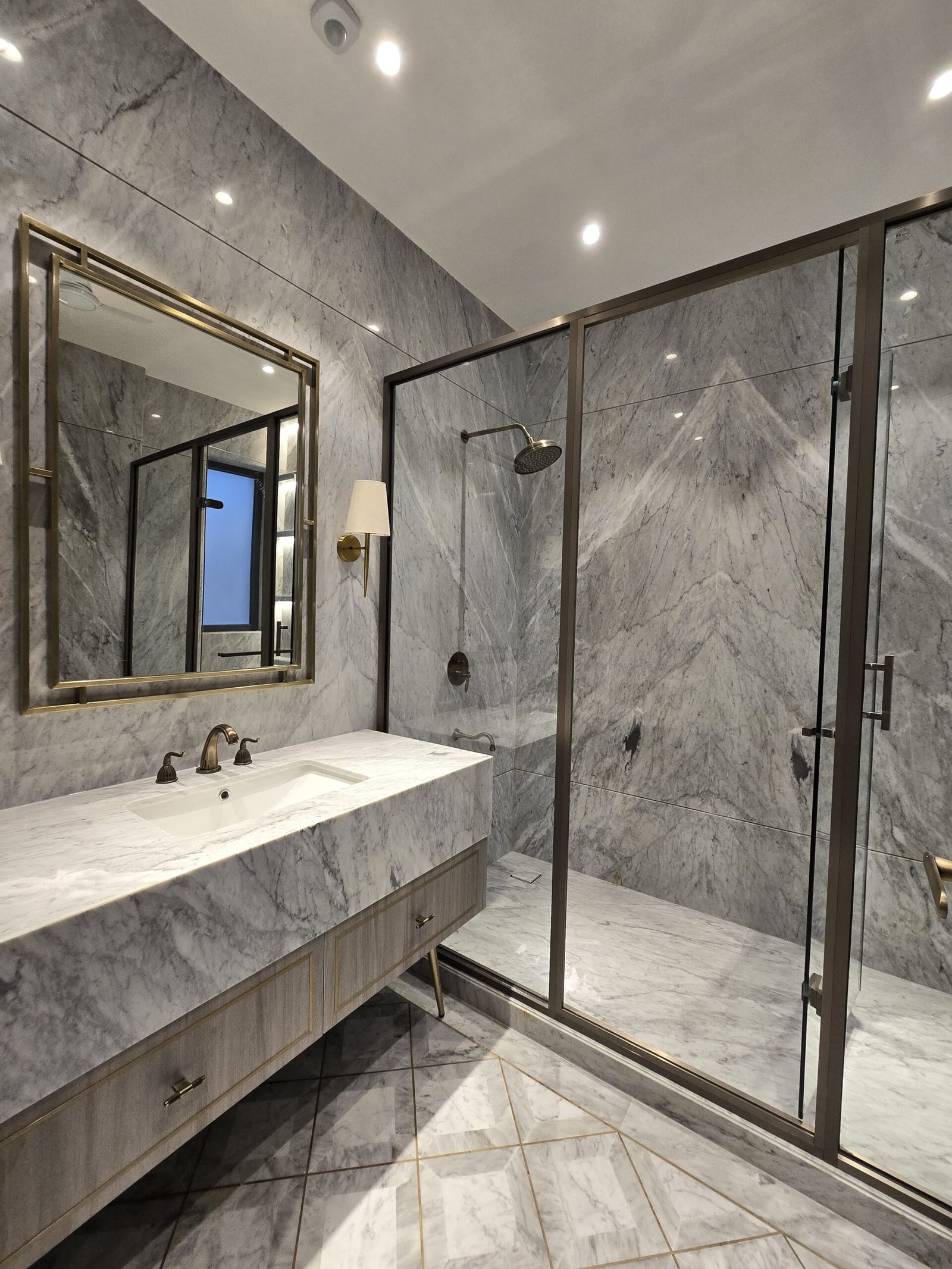 5 BHK builder floors in DLF Phase-1