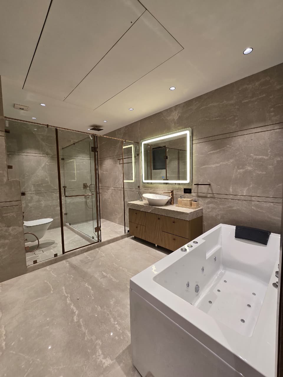 502 Square Yards 4 BHK builder floors in DLF Phase-1