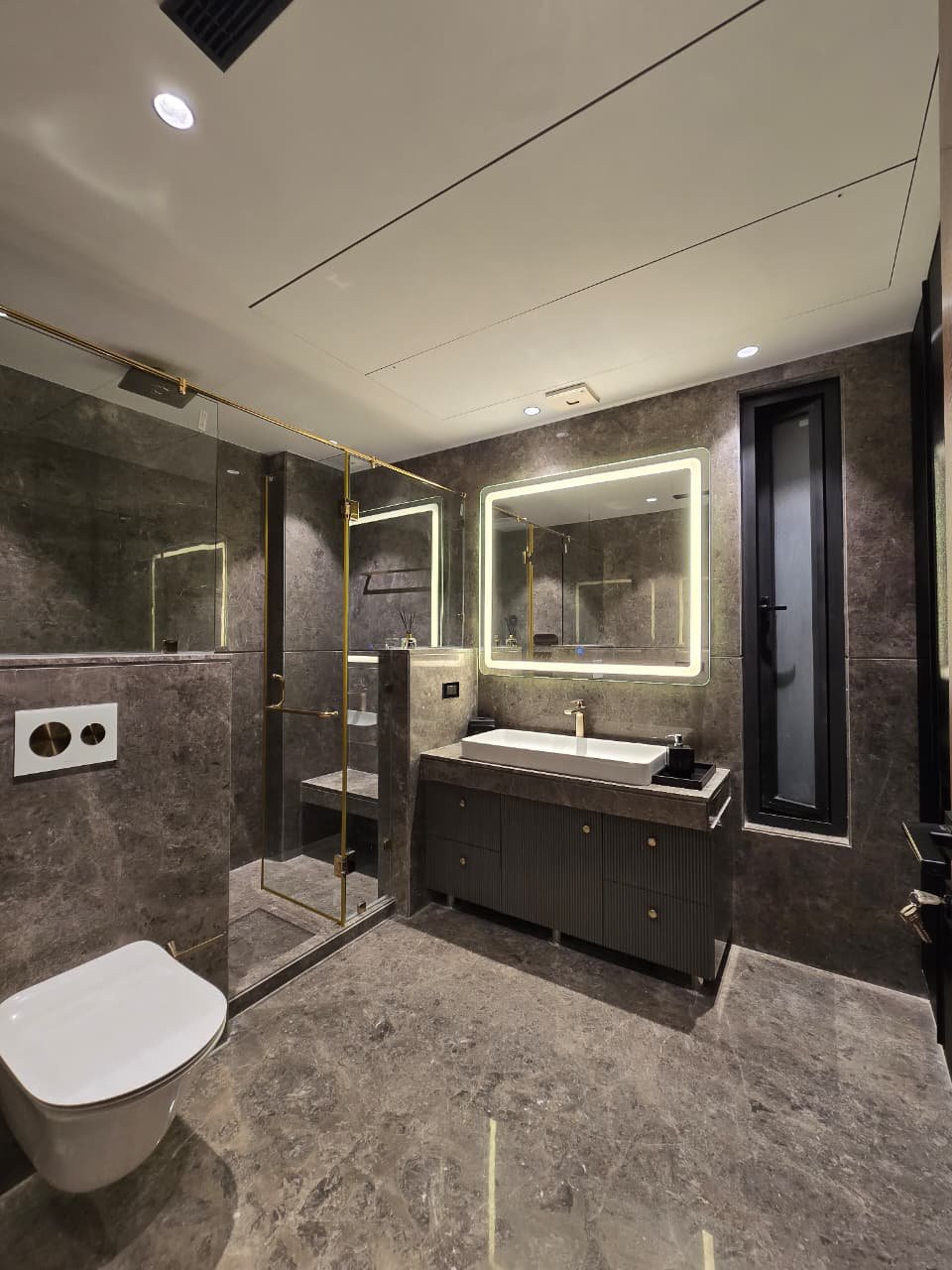 502 Square Yards 4 BHK builder floors in DLF Phase-1